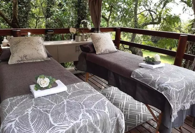 פנסיון Nut Grove Boutique