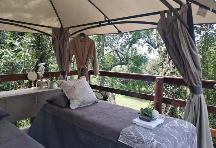 פנסיון Nut Grove Boutique