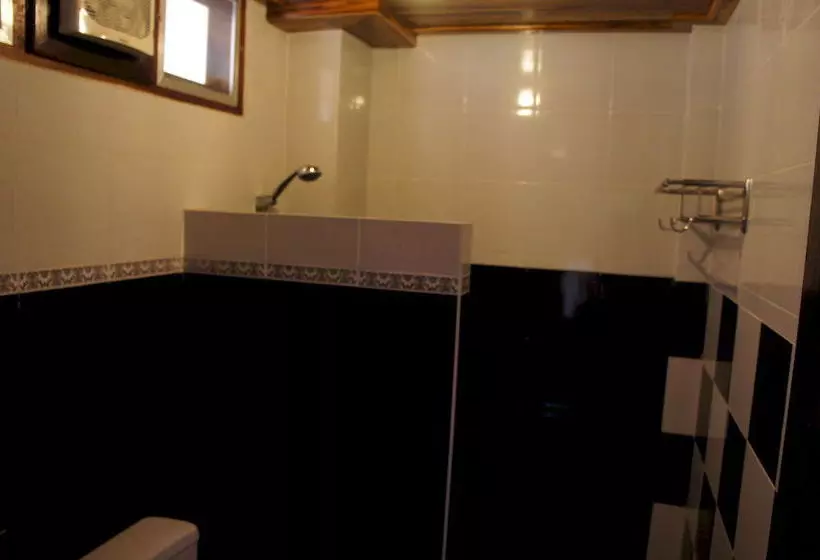 ペンション Phounsab Guesthouse