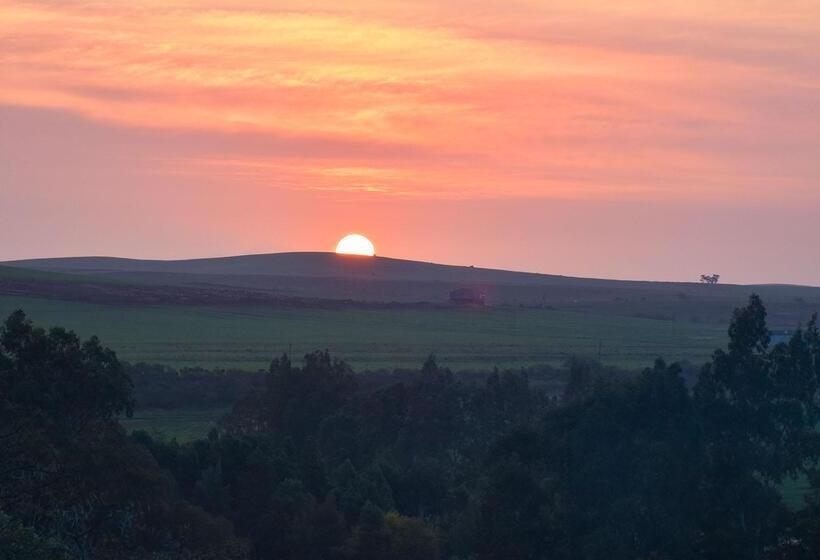 Stonehill River Lodge