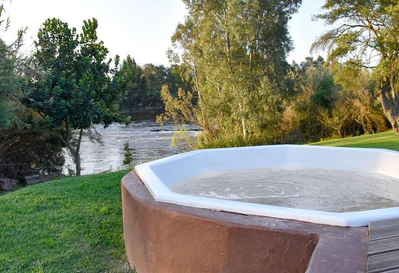 Stonehill River Lodge