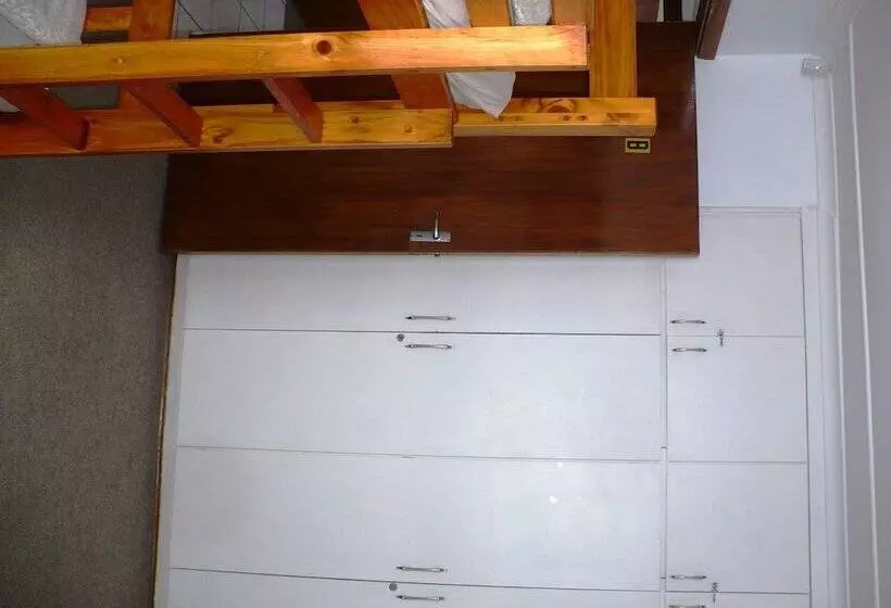 Общежитие Backpacker Apartments