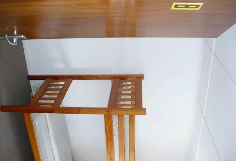 Общежитие Backpacker Apartments