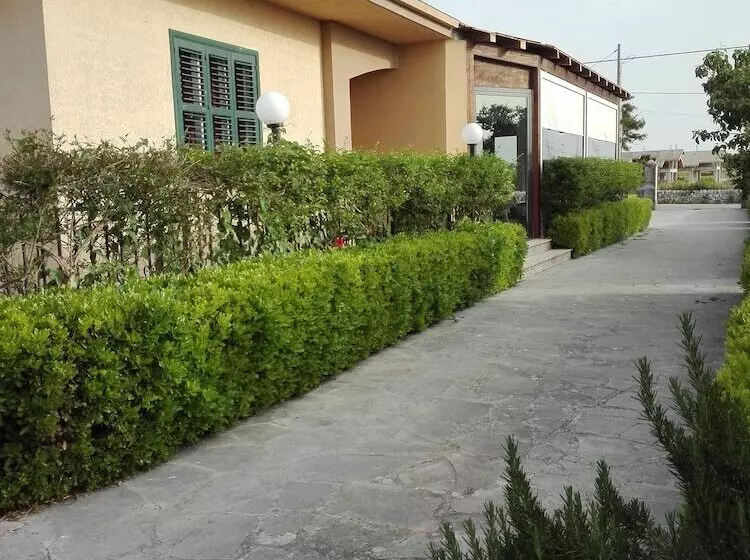 تختخواب و صبحانه Villa Rosa