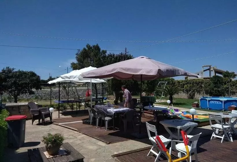 تختخواب و صبحانه Villa Rosa