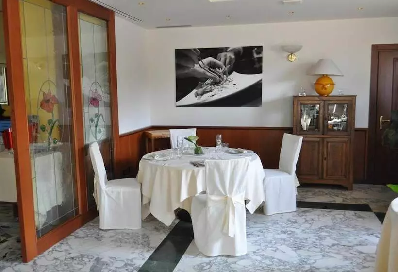 ホテル Cinzia Ristorante Christian E Manuel