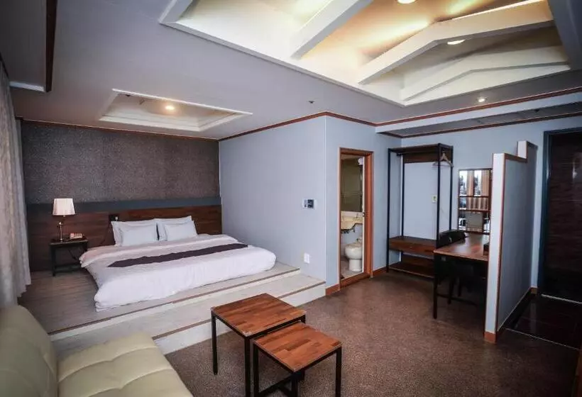 בית מלון כפרי Noblesse Tourist