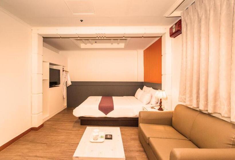 Hotel Noblesse Tourist