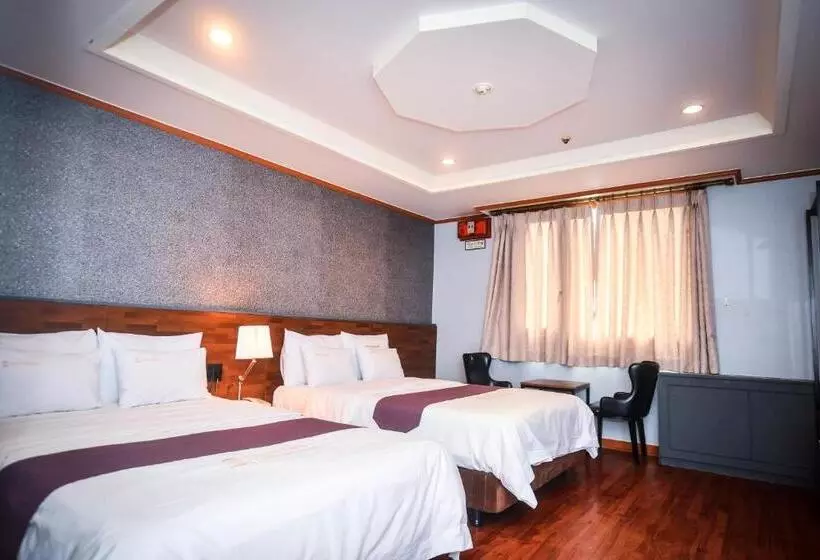 בית מלון כפרי Noblesse Tourist