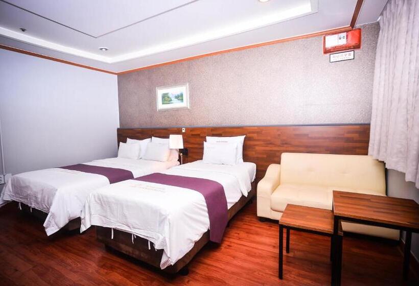 Hotel Noblesse Tourist