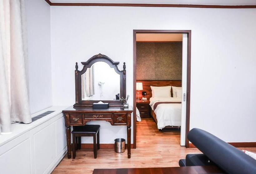 Hotel Noblesse Tourist