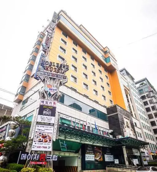 בית מלון כפרי Noblesse Tourist