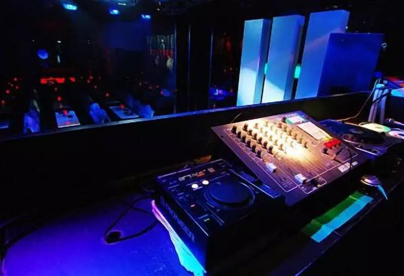 בית מלון כפרי Noblesse Tourist