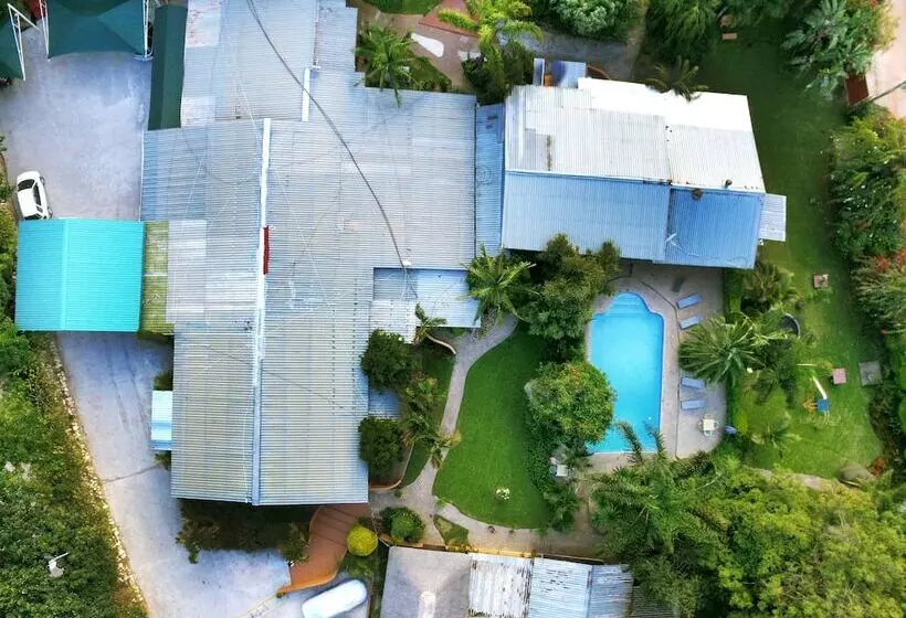 هتل Palmwood Lodge