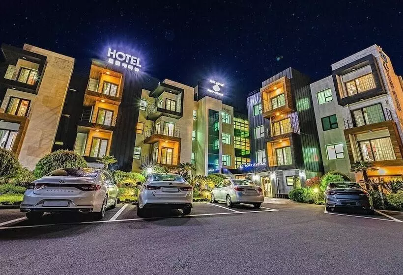 Port Avenue Hotel N Resort