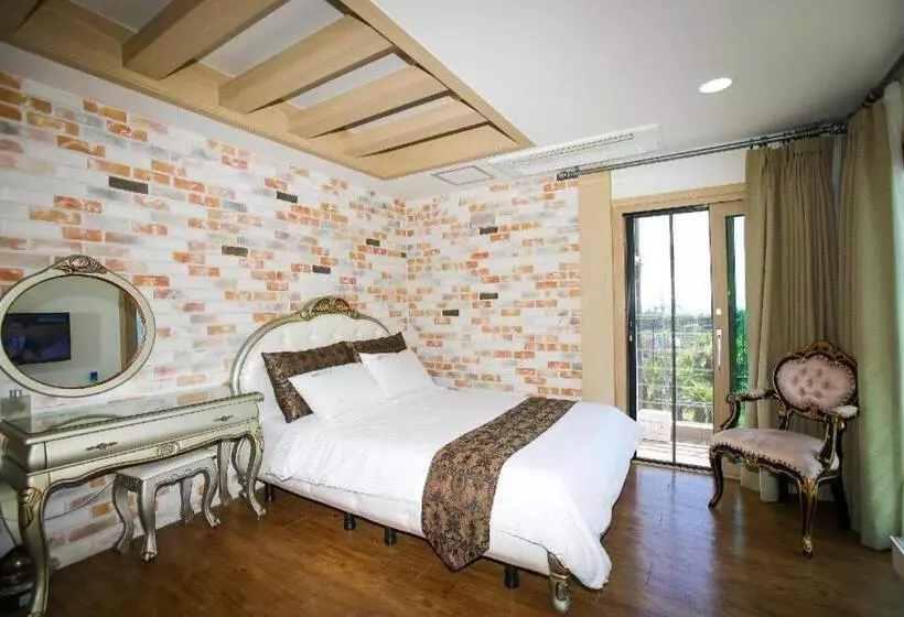 Port Avenue Hotel N Resort