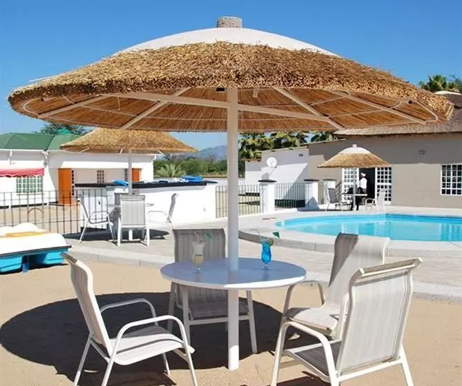 호텔 Skinny Hippos Lodge