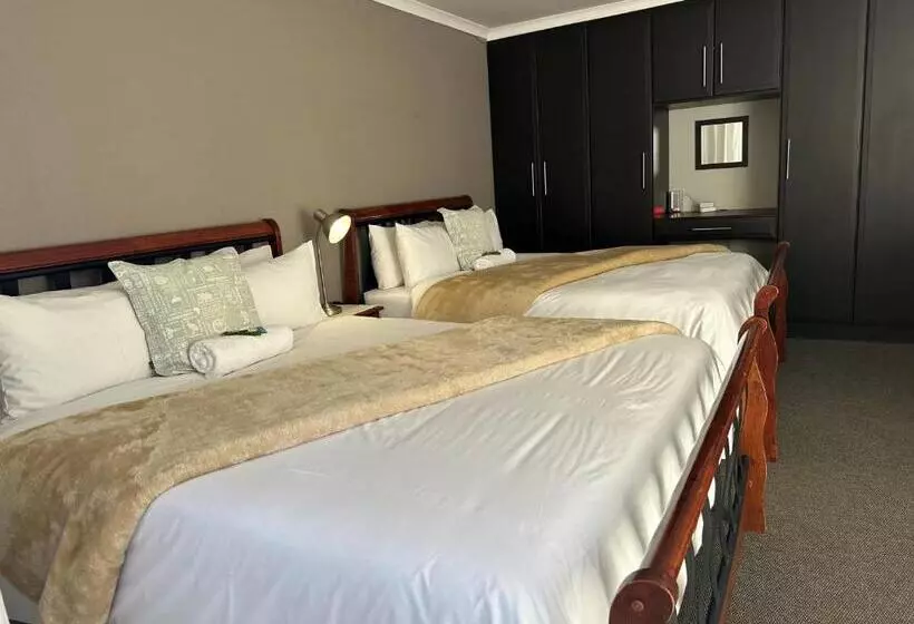 بنسيون Fin And Feather Guest Lodge