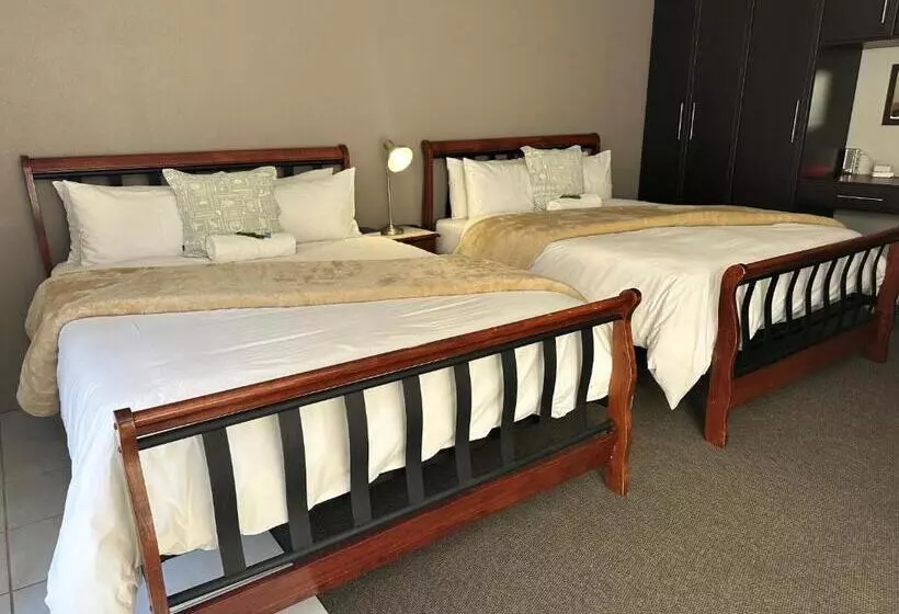 بنسيون Fin And Feather Guest Lodge