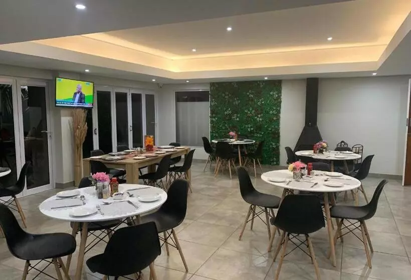 بنسيون Fin And Feather Guest Lodge