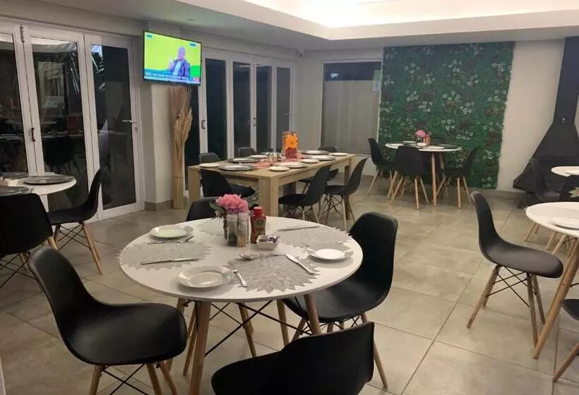 بنسيون Fin And Feather Guest Lodge