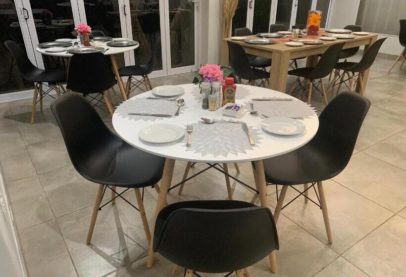 بنسيون Fin And Feather Guest Lodge