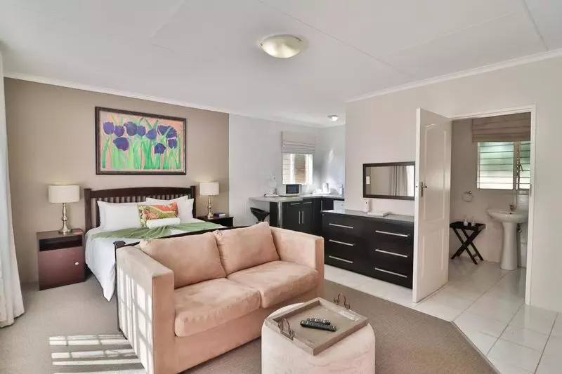 بنسيون Fin And Feather Guest Lodge