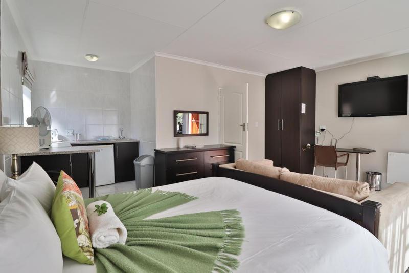 بنسيون Fin And Feather Guest Lodge