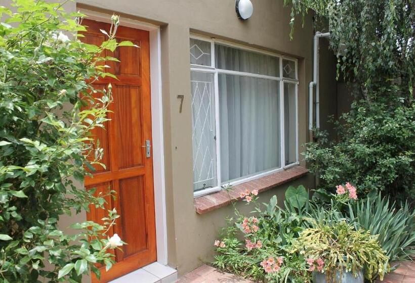 بنسيون Fin And Feather Guest Lodge