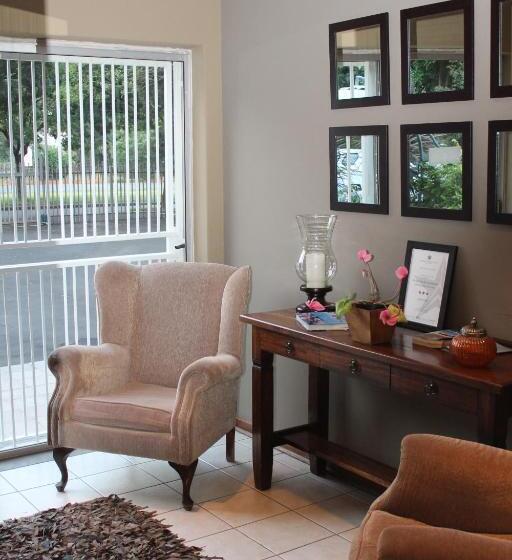 بنسيون Fin And Feather Guest Lodge