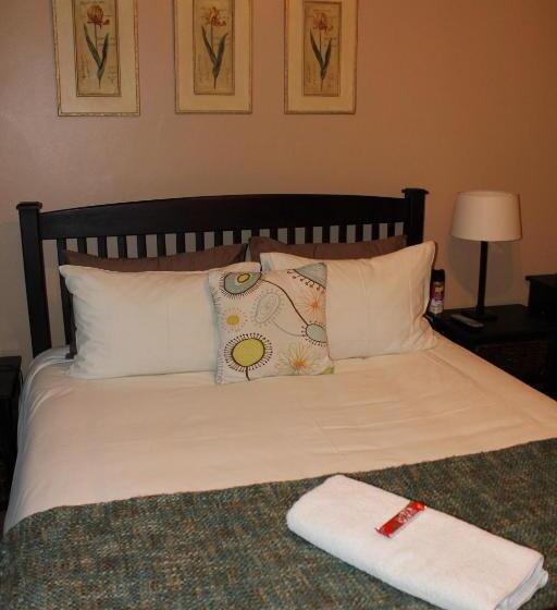 بنسيون Fin And Feather Guest Lodge