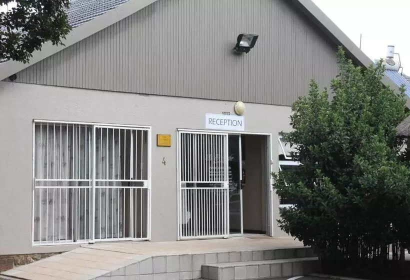 بنسيون Fin And Feather Guest Lodge