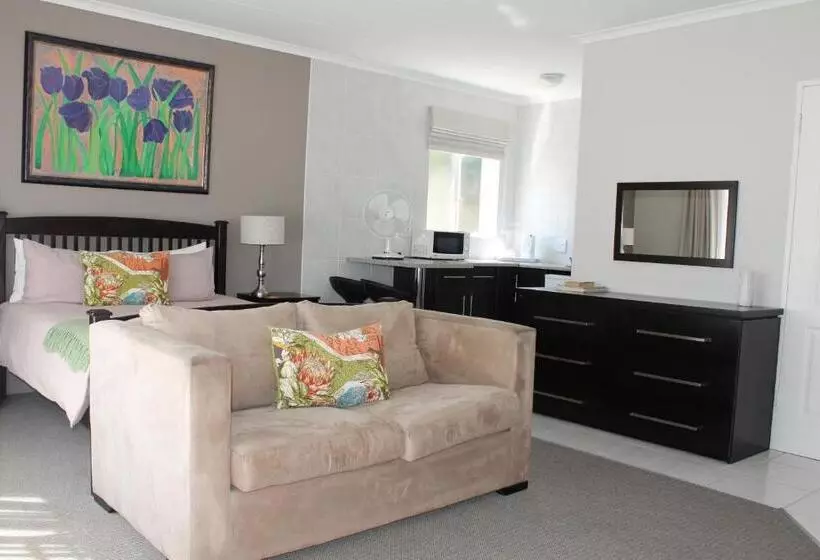 بنسيون Fin And Feather Guest Lodge