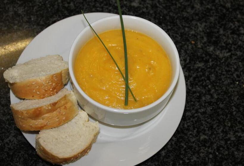 بنسيون Fin And Feather Guest Lodge