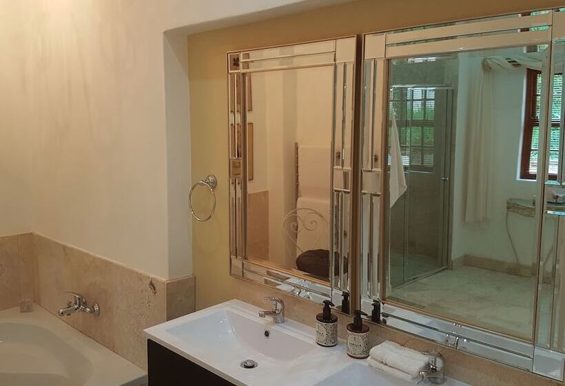 פנסיון Val D  Or Estate