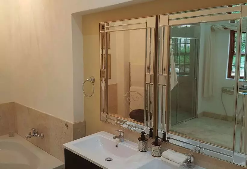 פנסיון Val D Or Estate