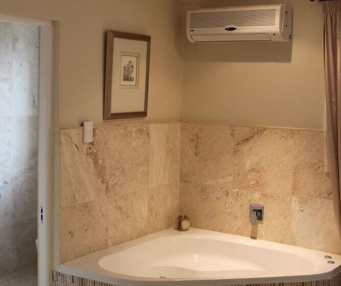 פנסיון Val D  Or Estate