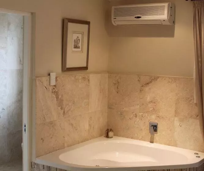 פנסיון Val D Or Estate