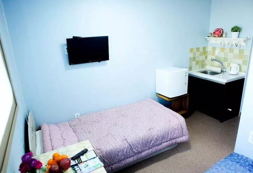 پانسیون Well Plus Guest House