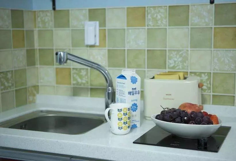 پانسیون Well Plus Guest House