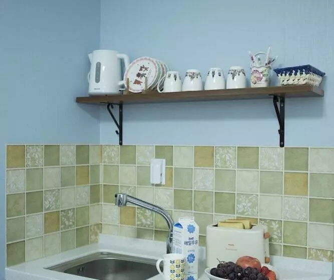 پانسیون Well Plus Guest House