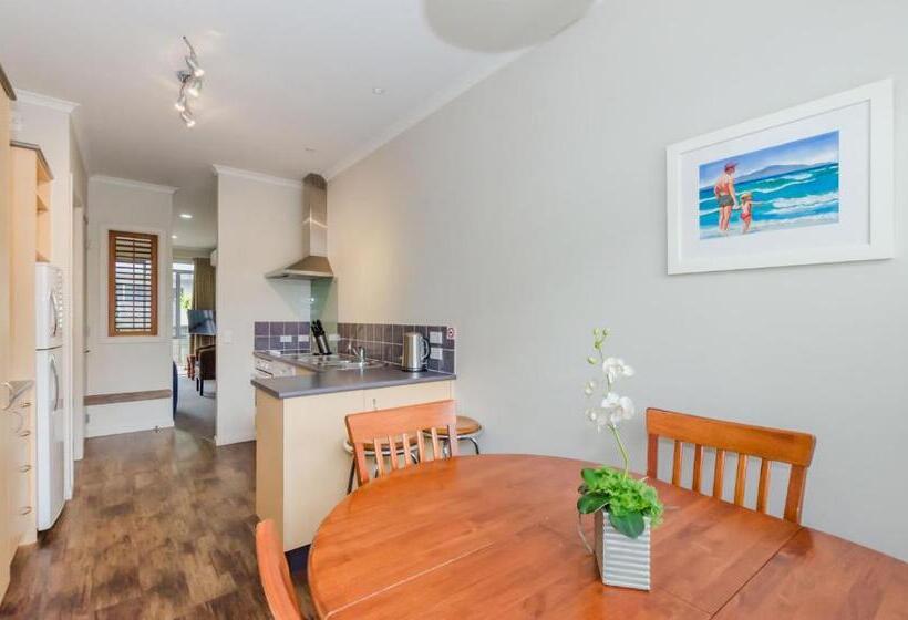 Raumati Sands Resort