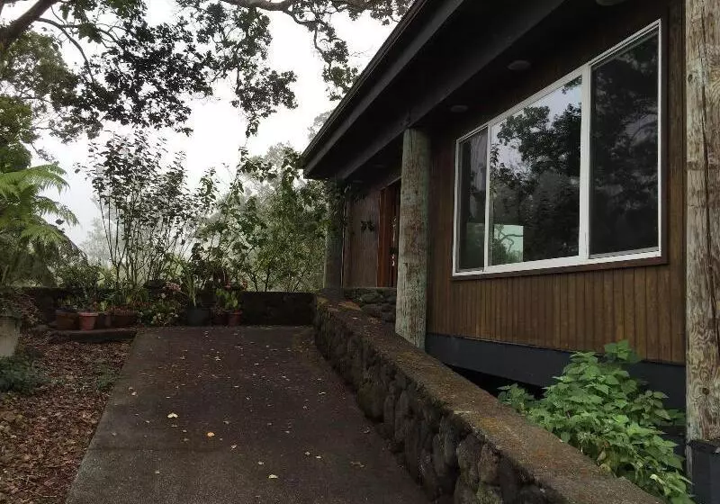 Volcano Acres Ranch B&b