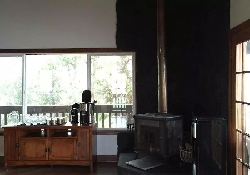 Volcano Acres Ranch B&b