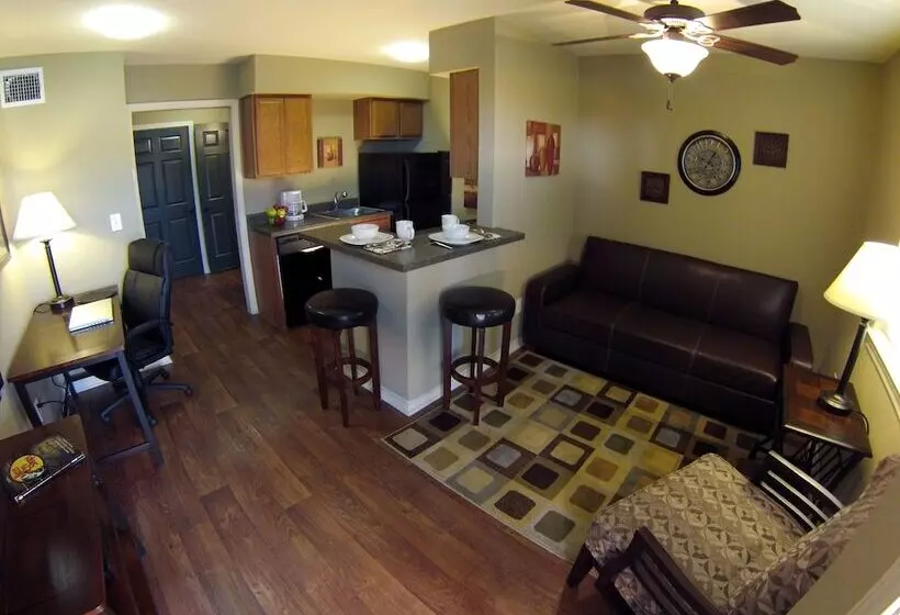 ホテル Eagle S Den Suites Big Spring A Travelodge By Wyndham