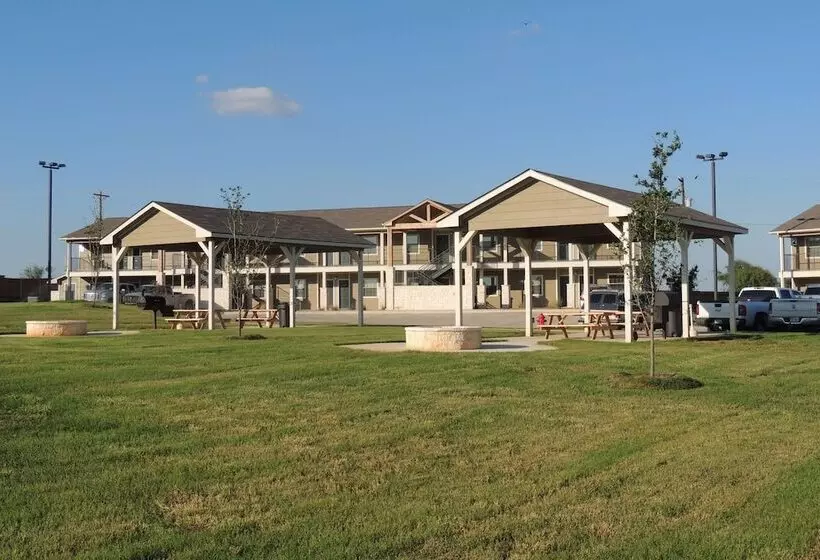 ホテル Eagle S Den Suites Big Spring A Travelodge By Wyndham