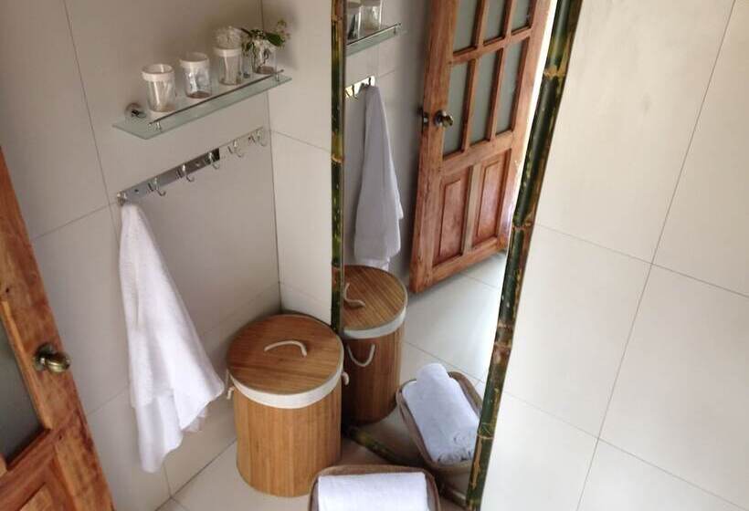 酒店 Isla Expeditions