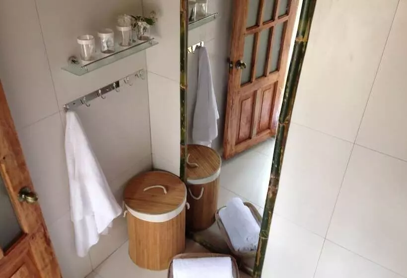 فندق Isla Expeditions