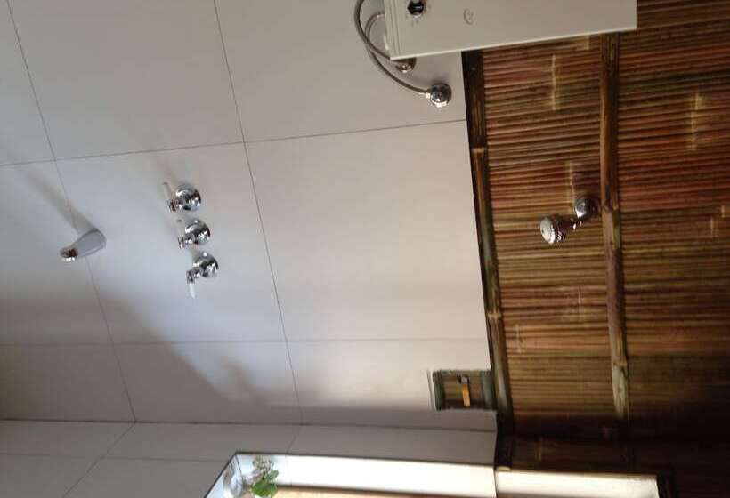 酒店 Isla Expeditions