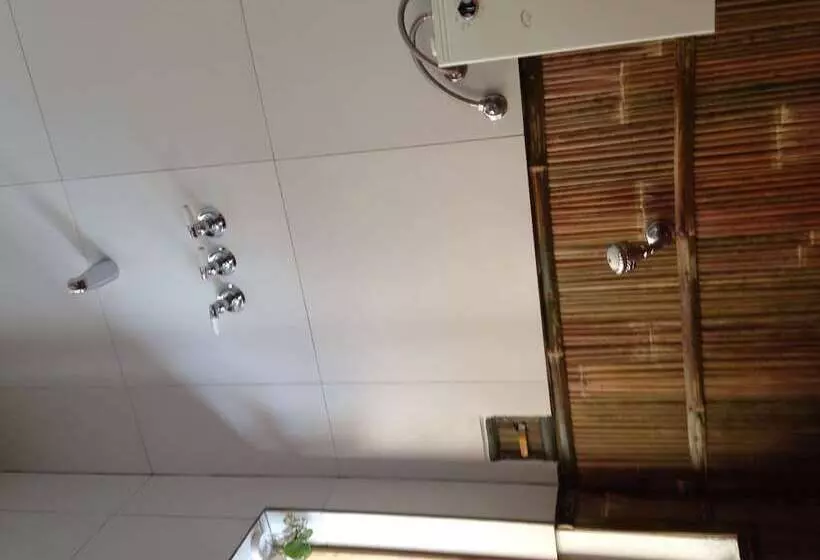 فندق Isla Expeditions